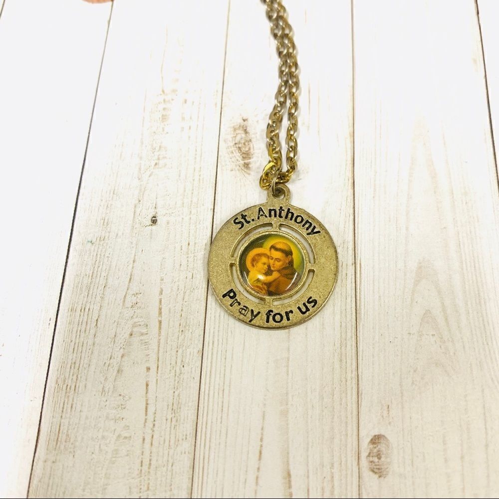 St. Anthony Necklace‎